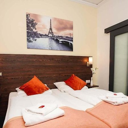 Hotel Little Paris Frankfurt am Main Exterior photo